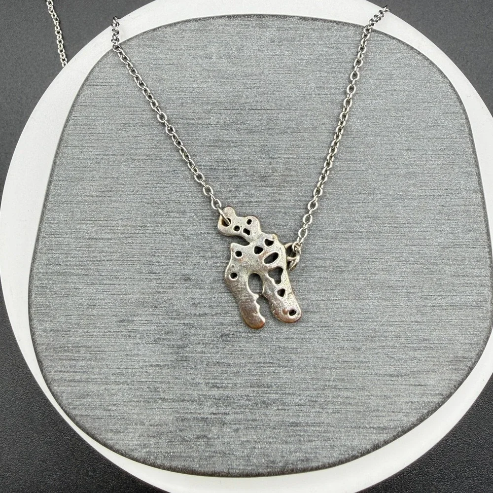 N/A distinctive silver